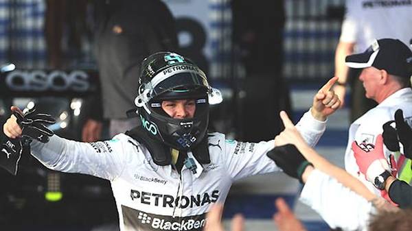 Einen Auftakt nach Maß feiert dagegen Rosberg, der das Rennen mit fast einer halben Minute Vorsprung gewinnt