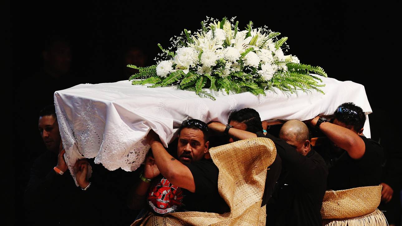 Tausende erweisen Lomu letzte Ehre