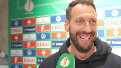 Arminia Bielefeld zieht sensationell ins Pokal-Halbfinale ein. Trainer Mitch Kniat erteilt seinen Jungs einen "Freifahrtschein".