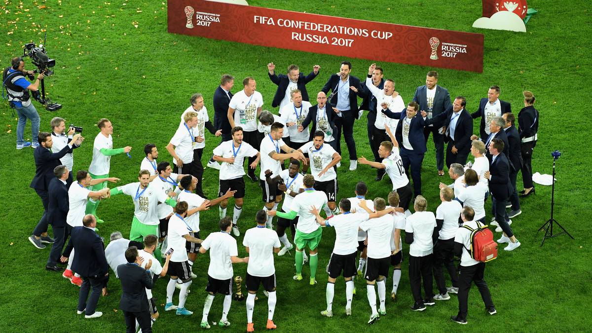 Das bewährte "Humba Täterä" wird angestimmt. Erst der Anfang einer langen Party-Nacht