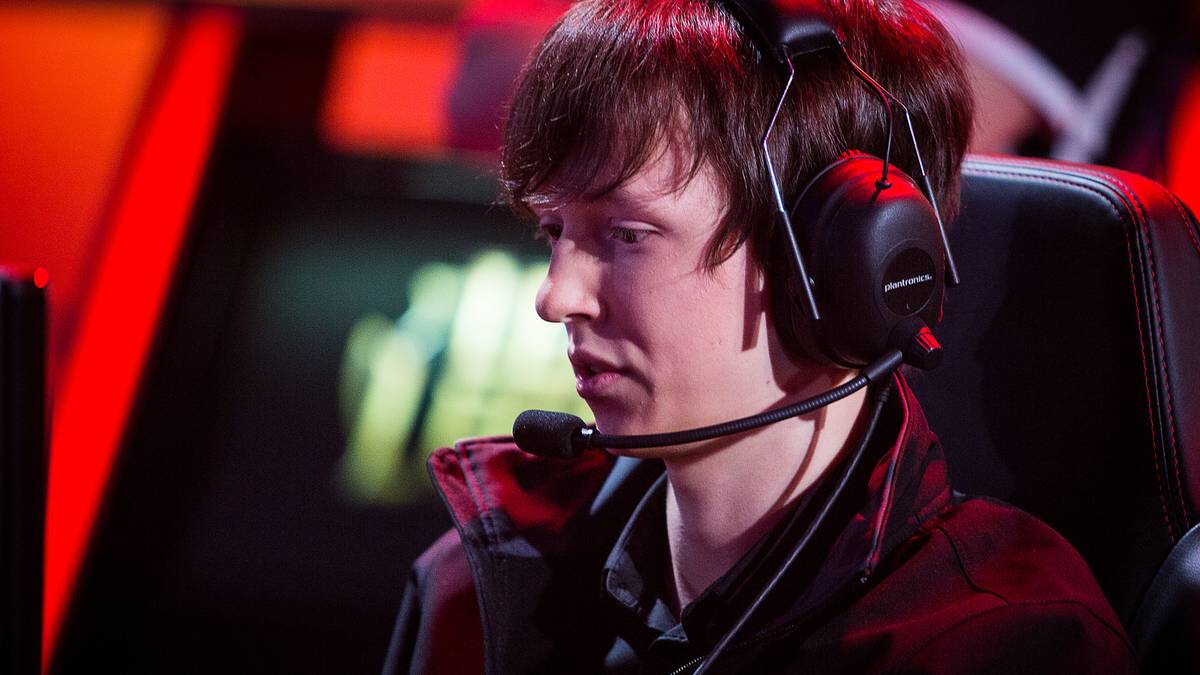 Ein mittlerweile nicht mehr aktiver Spieler ist Diamonprox. Der Russe spielte damals bei Gambit und war für seine ungewöhnlchen Picks bekannt.