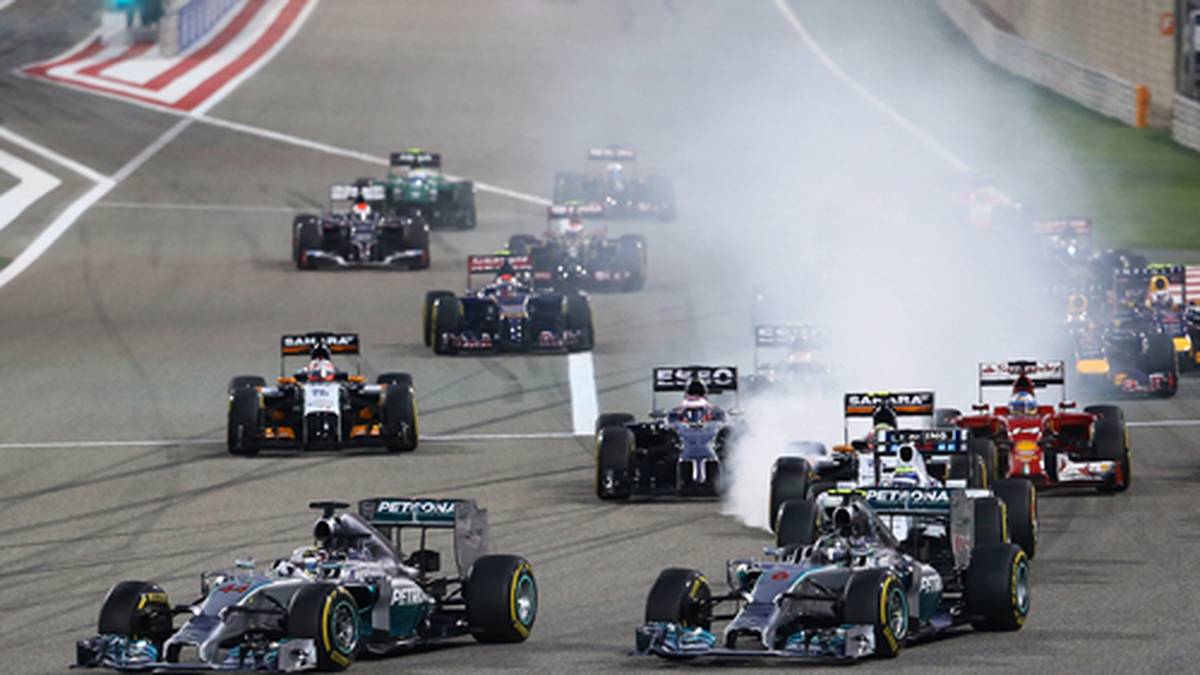 Beim Großen Preis von Bahrain schnappt sich Hamilton direkt am Start den Polesetter Rosberg