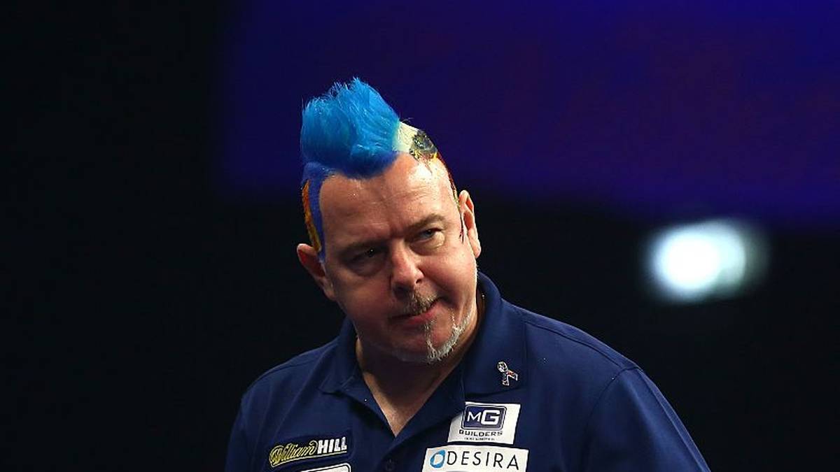 Das Shirt wirkt ziemlich zurückhaltend, aber die Hose macht das mehr als wett