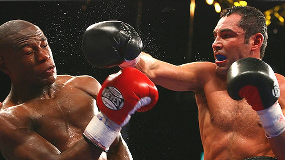 1. OSCAR DE LA HOYA: Niemand in der Box-Geschichte kassierte bislang mehr Geld für einen Kampf als Oscar de la Hoya. Für das Duell mit Floyd Mayweather Jr. erhält der Amerikaner mit mexikanischen Wurzeln über 42 Millionen Euro. Die Summe setzt sich aus der garantierten Börse sowie einem Anteil an den Fernsehgeldern zusammen