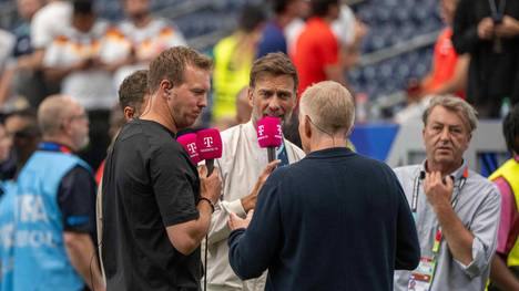 Durch das WM-Aus könnte die Zeit von Julian Nagelsmann als Bundestrainer bereits vorbei sein. Besonders Jürgen Klopp scheint ein passender Kandidat zu sein, auch wenn diese Personalie ebenfalls Probleme mitbringen würde.