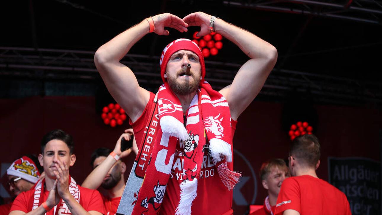 Bei der Aufstiegsfeier des 1. FC Kaiserslautern war René Klingenburg noch mittendrin