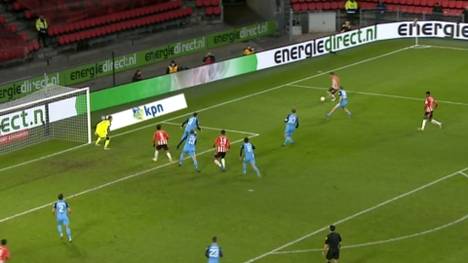 Die PSV Eindhoven bleibt in der Eredivisie an Spitzenreiter Ajax Amsterdam dran. Mario Götze leitet gegen den FC Utrecht den Sieg ein.