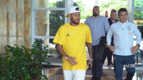 Der brasilianische Superstar Neymar macht kurz vor der Wahl in Brasilien unter anderem mit einem TikTok-Video Werbung für den rechtsextremen Präsidenten Jair Bolsonaro. 