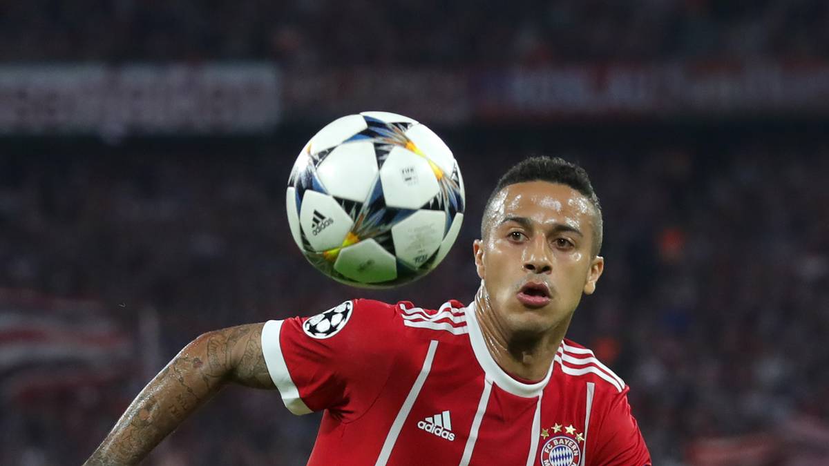 THIAGO: Der Spanier kam schon nach acht Minuten für den verletzten Robben ins Spiel und fügte sich zunächst mit mehreren Fehlpässen ein. Danach etwas besser und mit einigen gelungenen Aktionen, konnte dem Spiel aber keinen Stempel aufdrücken. SPORT1-Note: 4