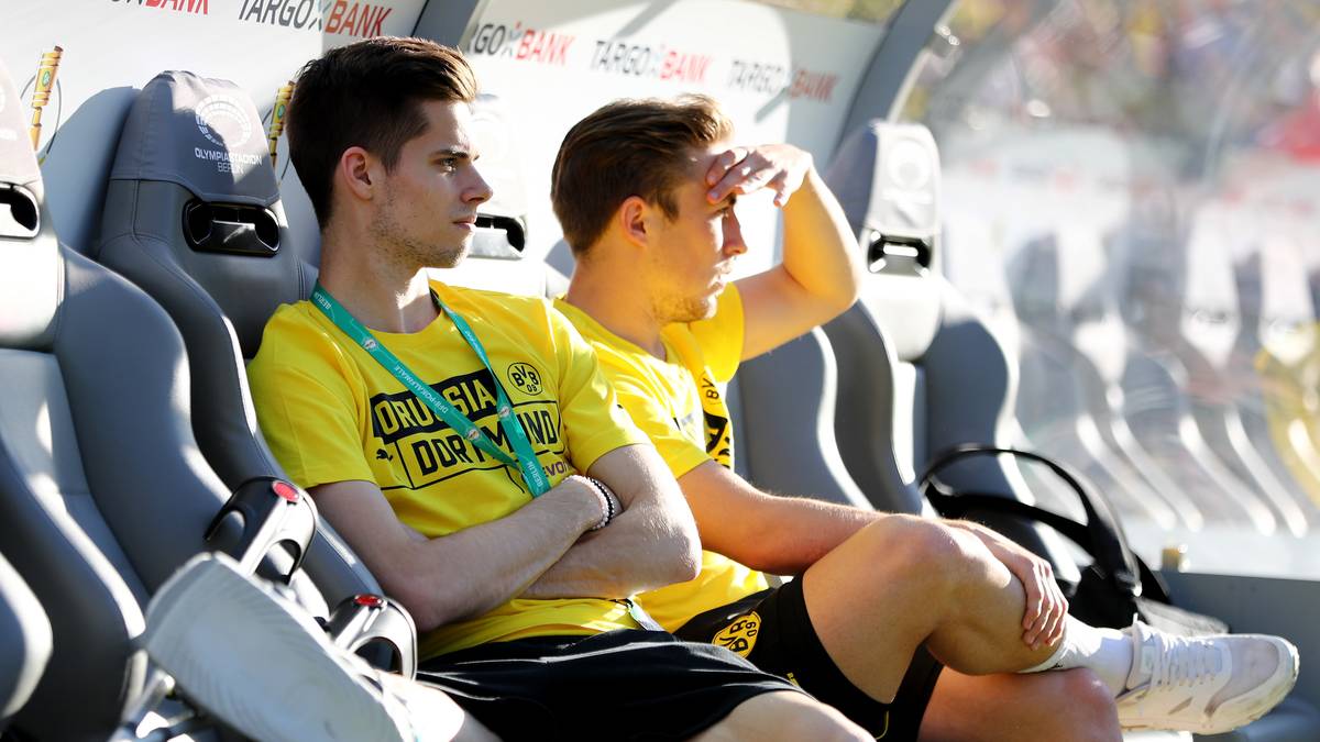 Seine Kollegen kann der Nationalspieler nur von der Bank aus anfeuern