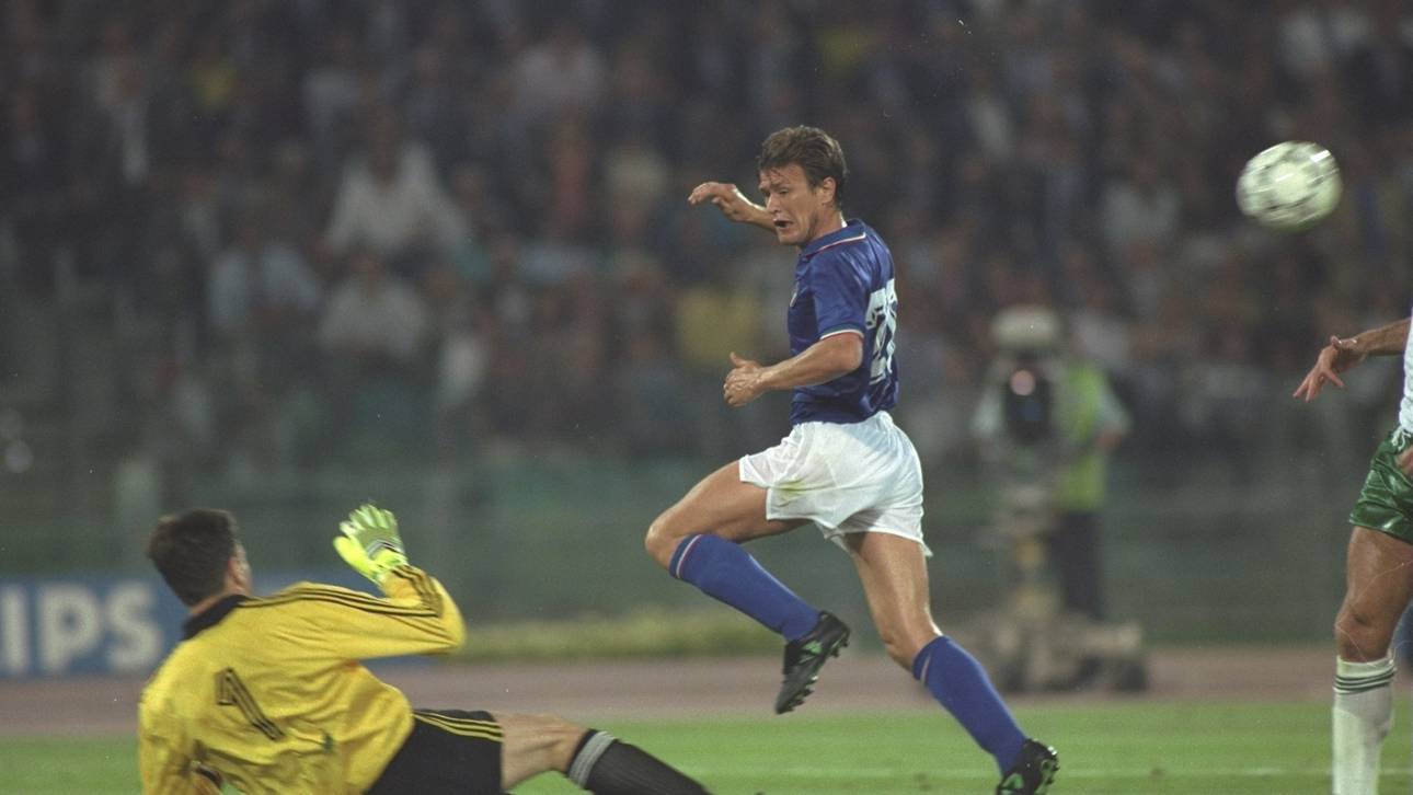 Pat Bonner of Ireland