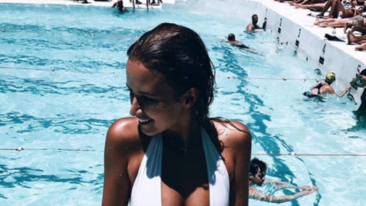 Jeden Tag eine Pool-Party? Tori Levett könnte sich das vorstellen. Die Australierin kann auch ohne Surfbrett Spaß haben