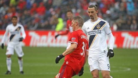 In der MLS verdient Bastian Schweinsteiger (links) deutlich mehr als Zlatan Ibrahimovic