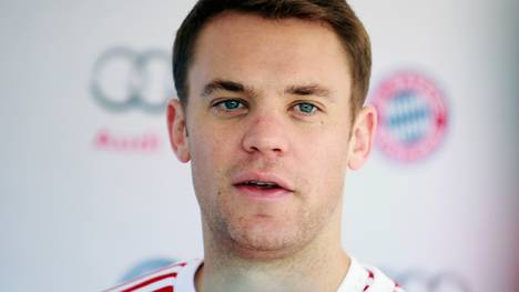 Manuel Neuer auf einer Pressekonferenz