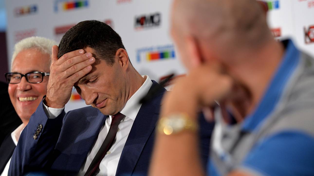 Wladimir Klitschko (M.) bekommt Fury am 28. November vor die Fäuste