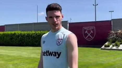 Der FC Bayern München soll wohl Interesse an Declan Rice haben. Der englische Nationalspieler befeuert jetzt die Gerüchte um einen Wechsel.
