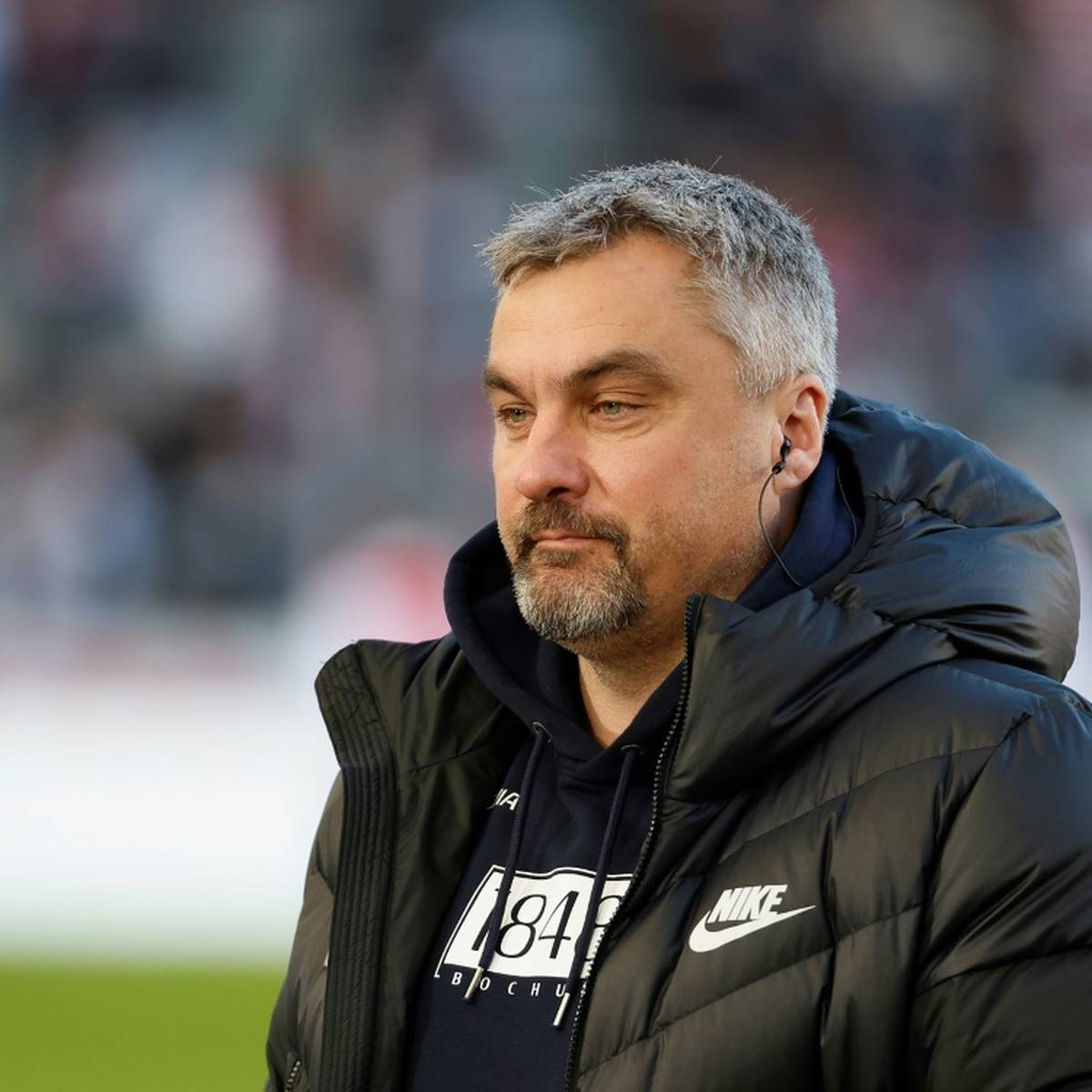 Der VfL Wolfsburg könnte sich auf der Suche nach einem neuen Trainer und einem Sportchef gleich doppelt beim Liga-Konkurrenten VfL Bochum bedienen.