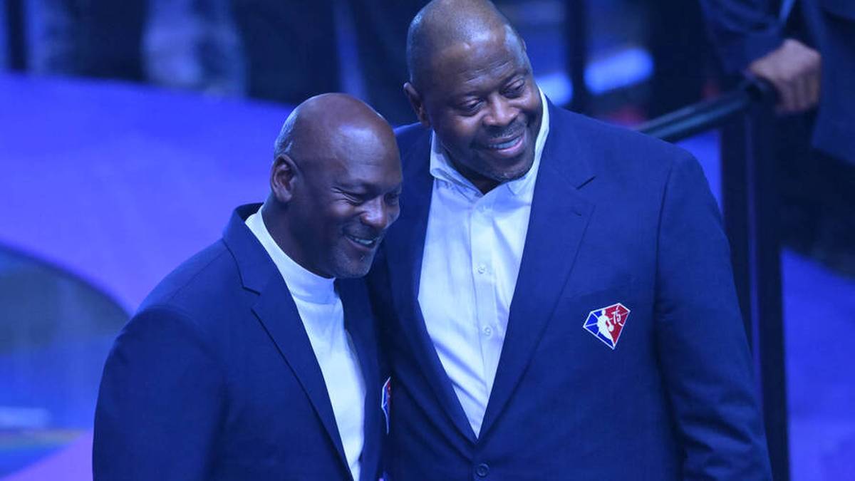 Die alten Rivalen Michael Jordan und Patrick Ewing beim NBA All Star Game 2022