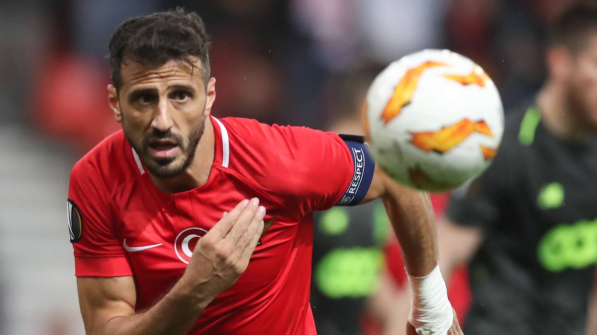 TÜRKEI: Pokalfinalist Akhisarspor muss als Tabellenletzter der Süper Lig runter in die zweite Liga. Davor kommt es zu einem spannenden letzten Spieltag, an dem Erzurum BB, Bursaspor und Göztepe Izmir zittern müssen