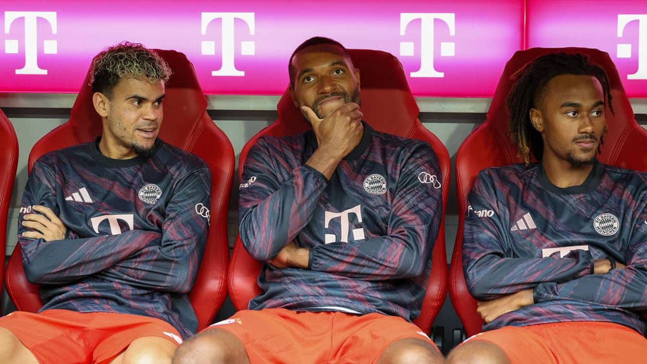Luis Díaz (l.) sitzt beim FC Bayern zunächst auf der Bank 