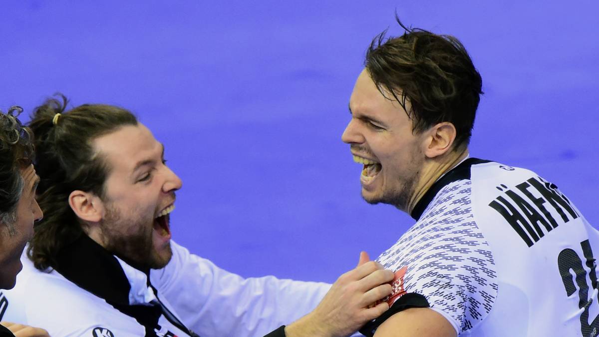 Zum Helden wurde mit Häfner (r.) ausgerechnet ein nachnominierter Spieler. Er erzielte wenige Sekunden vor Ablauf der Verlängerung das entscheidende Tor