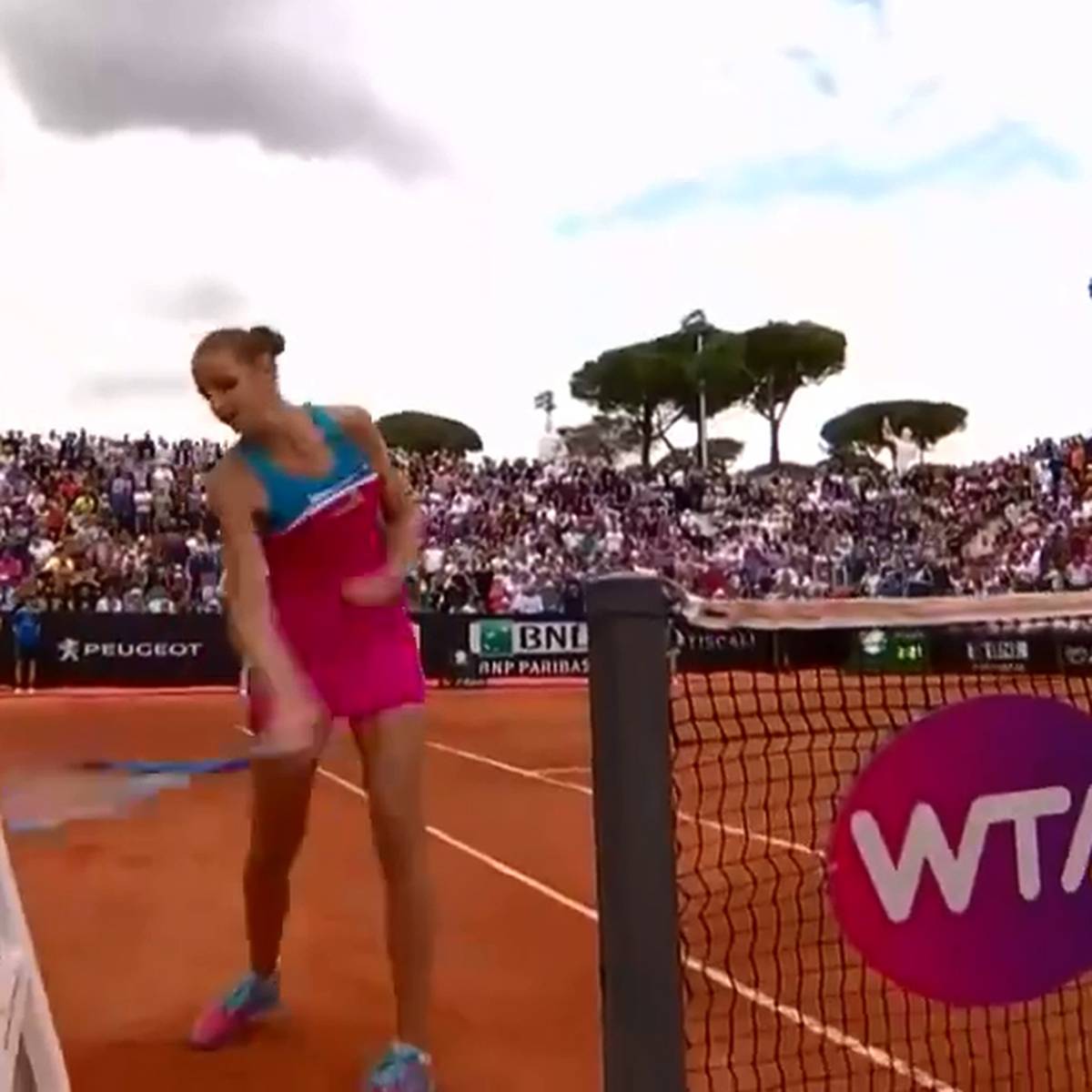 Tennis Ausraster von Karolina Pliskova bei WTA-Turnier in Rom