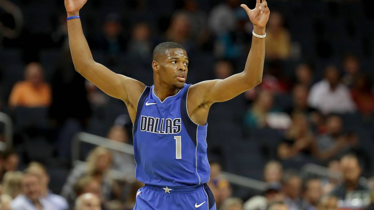 Der 20-Jährige ist schnell, explosiv und hat eine gute Spielübersicht. Mit seinen starken Würfen und seiner Sprungkraft bereitet er Dallas viel Freude. Zusammen mit Doncic kann Smith Jr. für eine glänzende Zukunft der Franchise sorgen