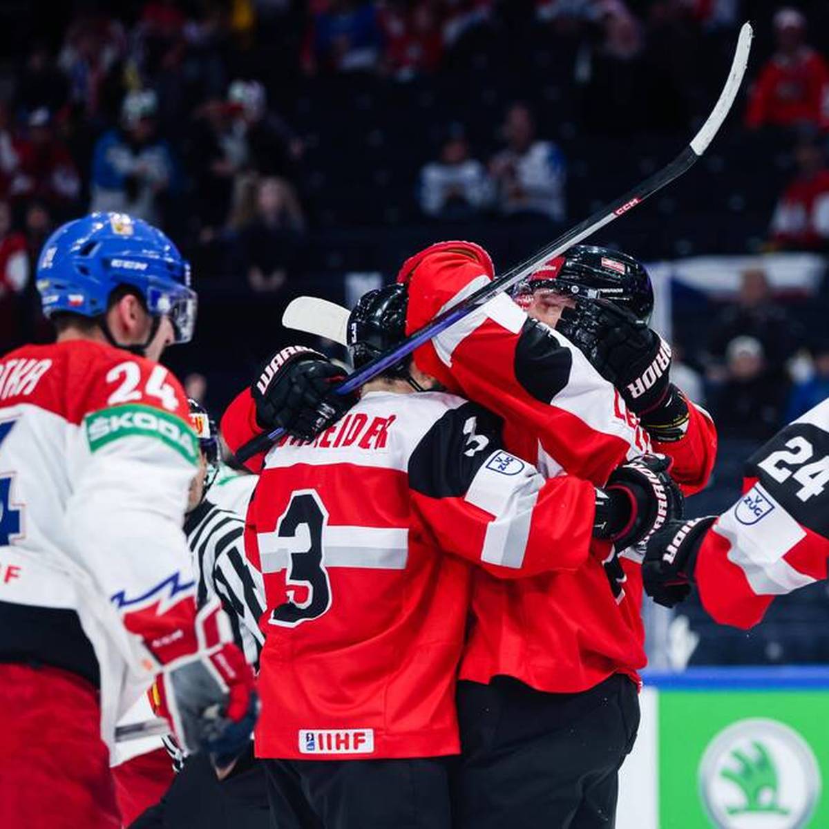 Favoriten-Schreck Österreich feiert einen Sensationssieg über Tschechien. Dänemark meldet sich gegen Italien zurück.