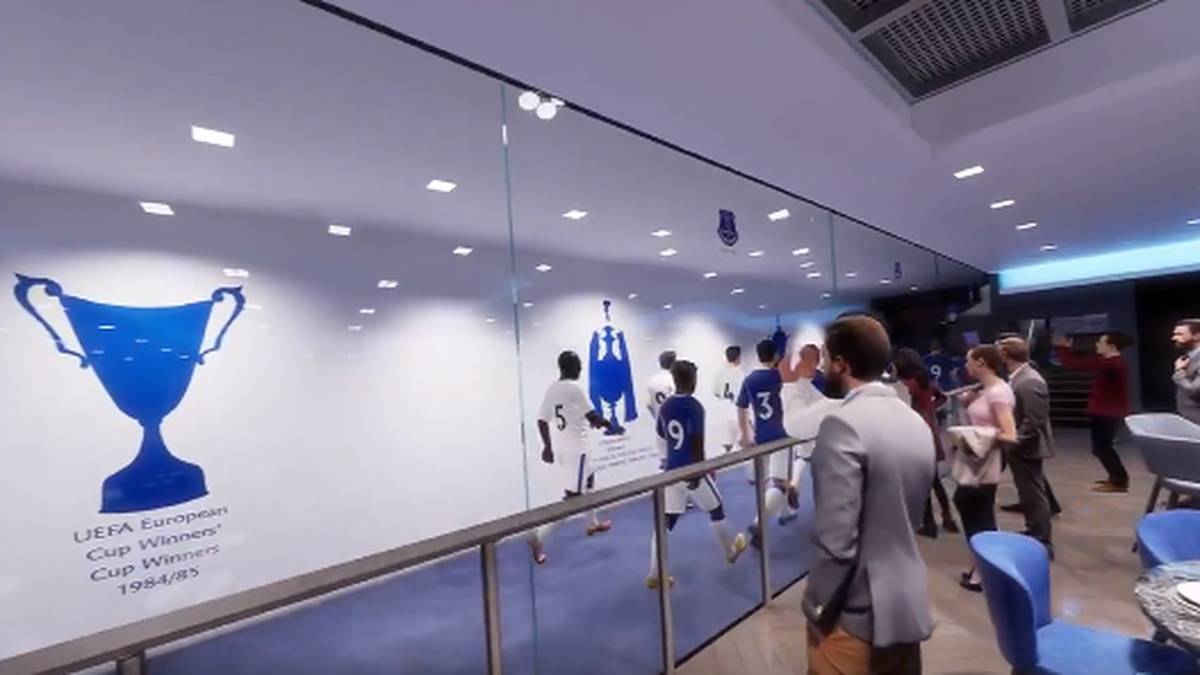 Besonderes Schmankerl für die VIPs: Der Spielertunnel ist verglast und die erlesenen Gäste können ihre Gladiatoren kurz vor dem Gefecht noch einmal aus nächster Nähe begutachten