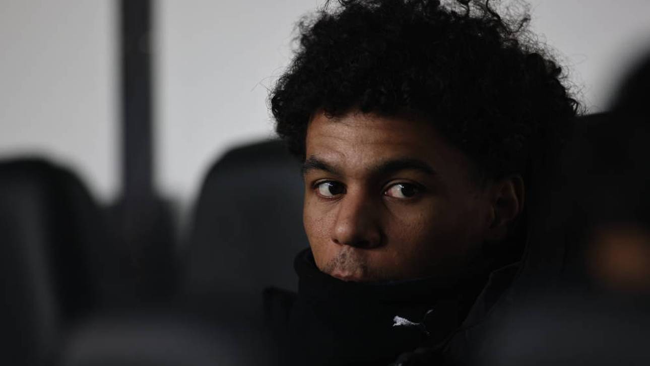 Oscar Bobb bei Manchester City auf der Bank