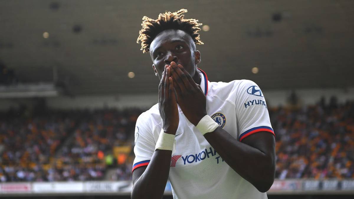 TAMMY ABRAHAM: Das englische Sturm-Juwel hat nach zahlreichen Leihstationen den Durchbruch beim FC Chelsea geschafft. Die sieben Tore des 21-Jährigen nach sechs Liga-Spielen hat auch Nationalcoach Gareth Southgate mit Wohlwollen zur Kenntnis genommen, auch wenn bei der Liverpool-Pleite (1:2) kein weiteres Tor dazukam