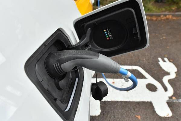 Batterien von E-Autos mit besserer Umweltbilanz
