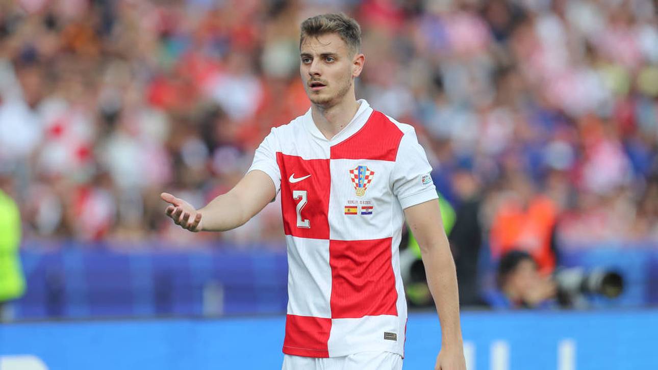 Josip Stanisic im Trikot der kroatischen Nationalmannschaft