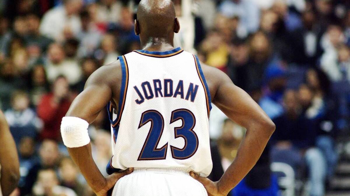 Am 25. September 2001 verkündete Michael Jordan beine NBA-Rückkehr bei den Washington Wizards