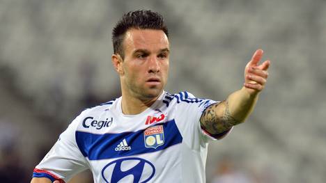 Lyons Mathieu Valbuena wurde von Fans aus Marseille übelst beschimpft
