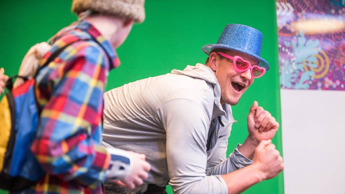 Am 24. März 2019 verkündete Gronkowski via Instagram seinen Rücktritt. Die NFL verliert nicht nur einen ihrer Stars auf dem Feld, sondern auch eine schillernde Figur abseits des sportlichen Geschehens. Bei allem Ehrgeiz war Gronkowski fast immer für einen Spaß zu haben