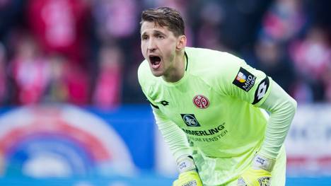 Mainz 05: Torwart Rene Adler denkt über Karriereende nach, Rene Adler arbeitet nach einem Knorpelschaden an seinem Comeback