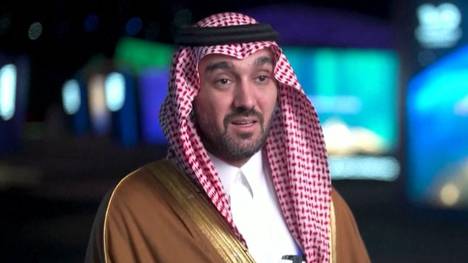 Der Sportminister Saudi-Arabiens, Abdulaziz bin Turki Al Saud, spricht über die Fußball-WM 2022 in Katar.