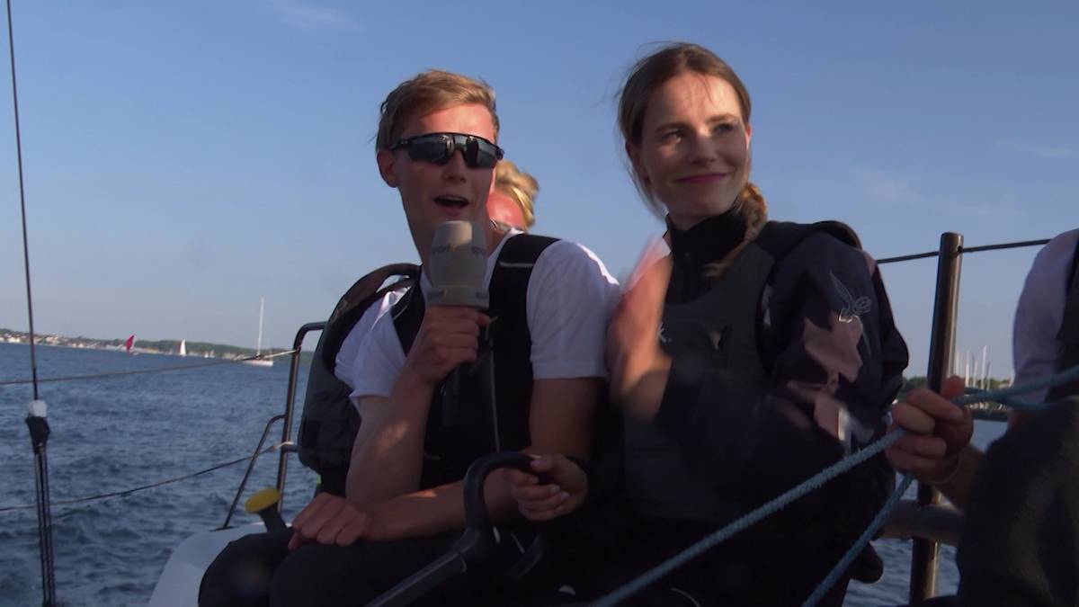 Selbstversuch! SPORT1-Moderatorin steuert Segelboot