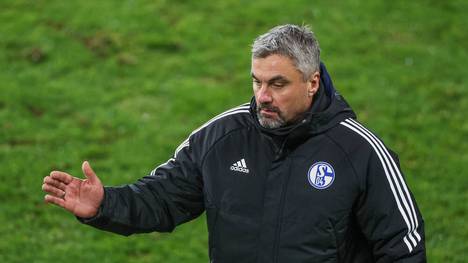 Thomas Reis konnte als Trainer beim FC Schalke 04 bisher nur einen einzigen Sieg feiern. Trotzdem glaubt der Coach fest an der Klassenerhalt mit den Knappen.