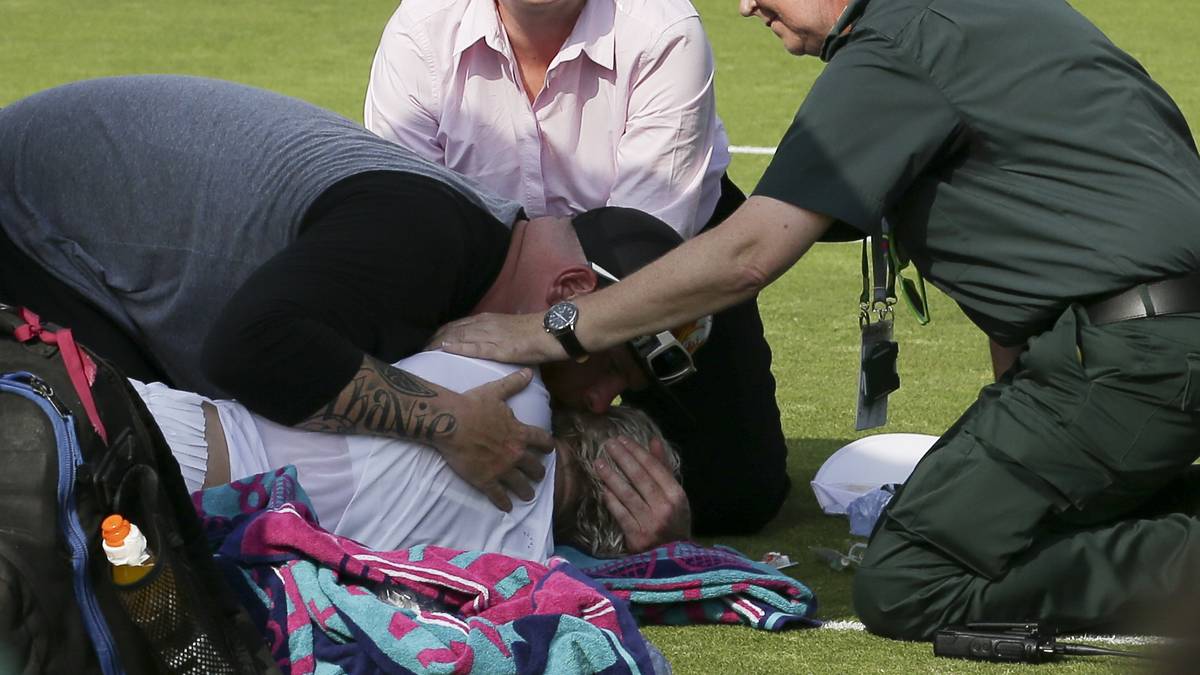 Die 32 Jahre alte Amerikanerin rutschte in ihrem Einzel gegen Sorana Cirstea (Rumänien) zu Beginn des dritten Satzes aus und verletzt sich übel am Knie