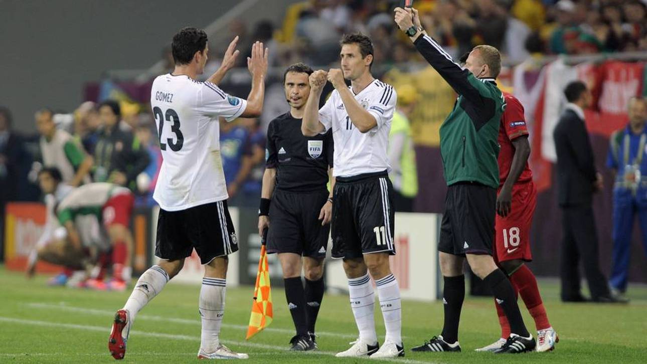 Mario Gomez (Nr. 23) und Miroslav Klose bei der EM 2012