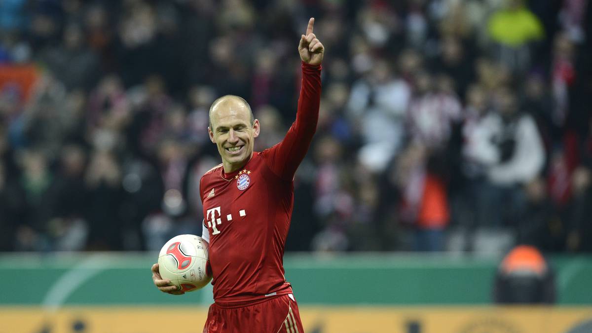 Nach der Niederlage im Champions League-Finale wollten es Robben und Ribery allen beweisen. Nicht nur, dass Bayern in der Saison 12/13 souverän Meister wurde, am Ende sprang für eine deutsche Mannschaft erstmals das Triple heraus