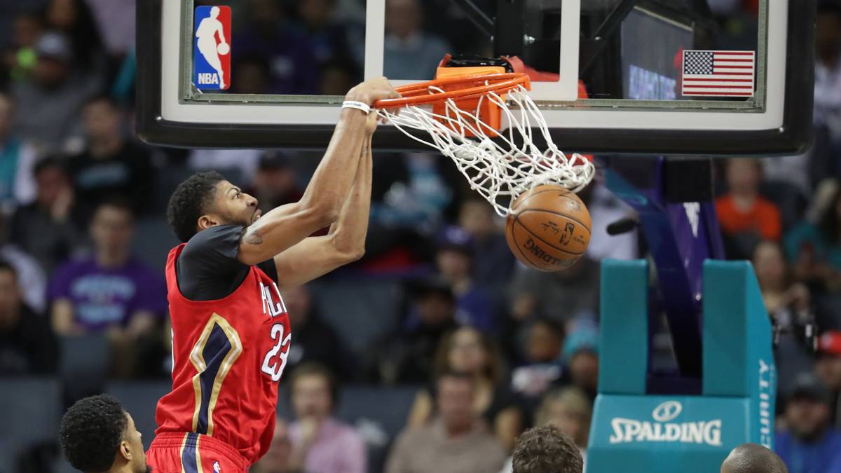 Zweimal erreicht er gar 50 bzw. 52 Punkte in einem Spiel. Doch das alles nützt am Ende wenig, denn die Pelicans verpassen erneut die Playoffs 