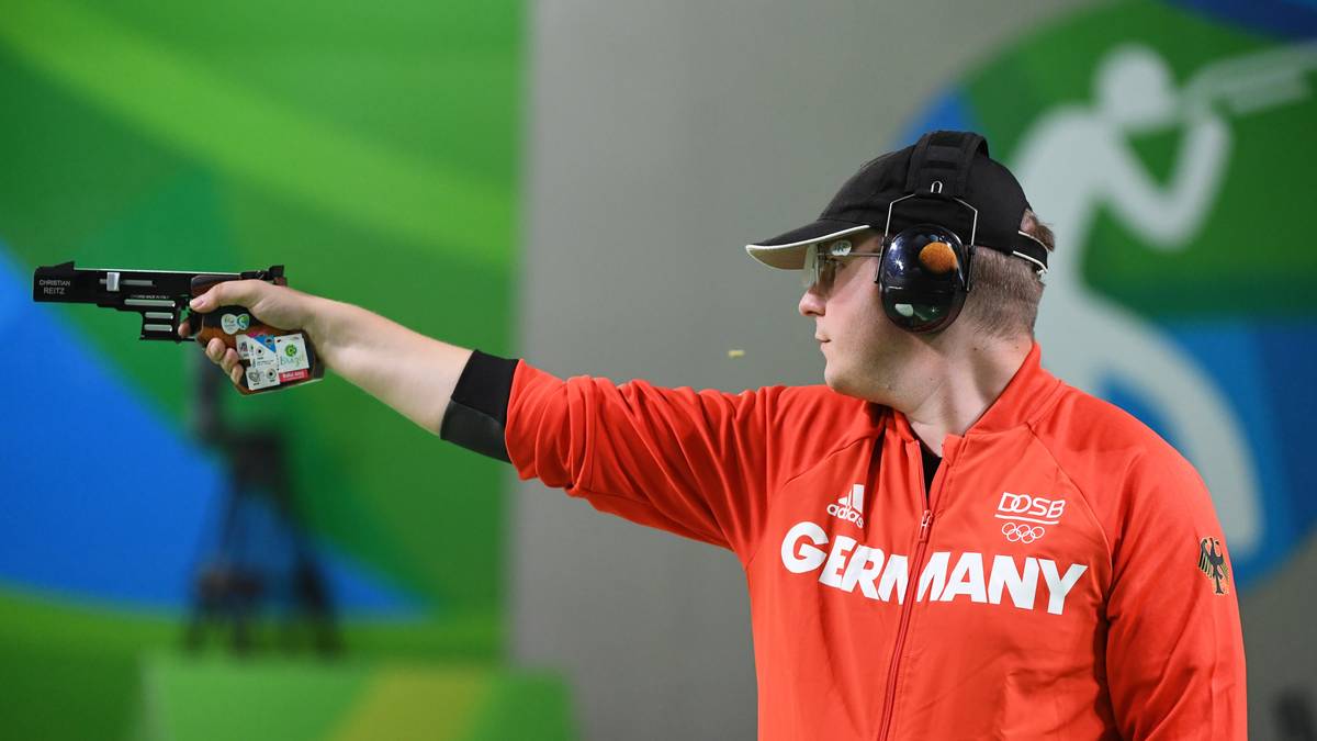 Christian Reitz ballerte sich zum dritten Gold für die deutschen Sportschützen. Mit der Schnellfeuerpistole traf der Regensburger besser als die Konkurrenz