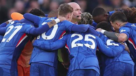 Die Spieler des FC Chelsea sorgen mit einem besonderen Spielerkreis für Aufsehen - der Trainer bezieht im Anschluss der Partie gegen Newcastle Stellung dazu. 