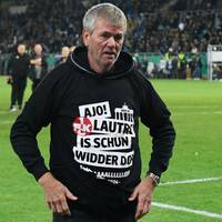 Trainer Friedhelm Funkel wird den Fußball-Zweitligisten 1. FC Kaiserslautern nach dem DFB-Pokalfinale gegen Bayer Leverkusen verlassen.