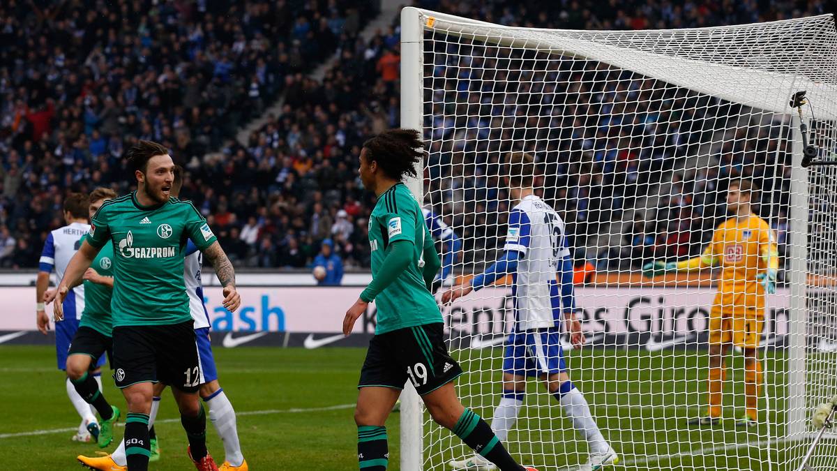 Denn Schalke schlägt durch Leroy Sane zurück. Der Youngster erzielt das 1:1