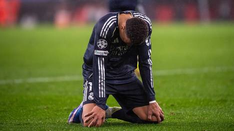 Real Madrid verspielt in einer irren Partie inklusive Gegentor durch den Torwart den sicheren Achtelfinal-Einzug in der Königsklasse. Neuer Trainer, alte Probleme: Das Team steht sich selbst im Weg. 