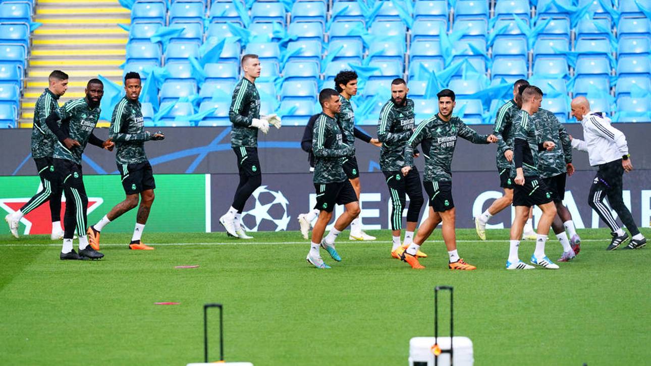 Real-Stars müssen auf den Bus warten